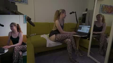suzannexxxxxx online show from May 10, 2026, 9:31 pm