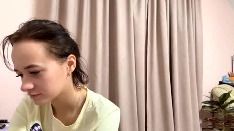 Lilu online show from September 11, 2025, 6:52 pm