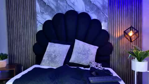 suzie_cox online show from September 22, 2025, 1:24 pm