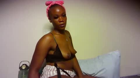 Wildpeachy online show from November 19, 2025, 3:12 pm