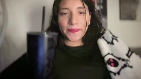 Snapshot of suzyishellawet chatting on October 27, 2025, 4:05 am Suzy online show from October 27, 2025, 4:05 am