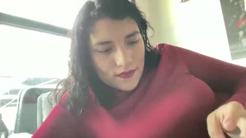 Snapshot of suzyishellawet chatting on November 17, 2025, 8:58 pm Suzy online show from November 17, 2025, 8:58 pm