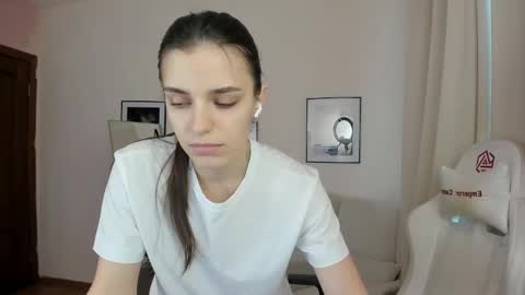 Suzy  next stream  Thursday Friday Saturday online show from January 22, 2025, 8:07 am