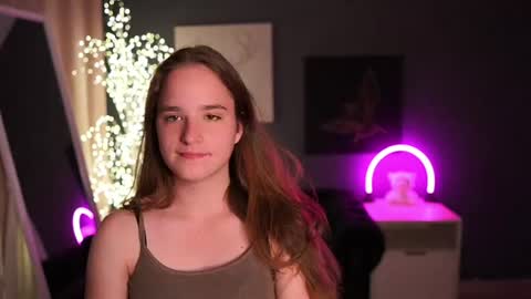 SuzySky online show from June 24, 2026, 6:18 pm