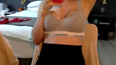 The real sugar baby   Suzy Summer   online show from December 31, 2024, 4:04 pm