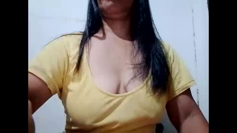 suzzie_hot online show from January 4, 2025, 8:59 pm
