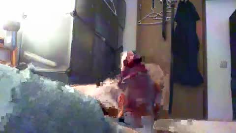 Snapshot of sven33755 chatting on December 22, 2025, 10:12 am sven33755 online show from December 22, 2025, 10:12 am