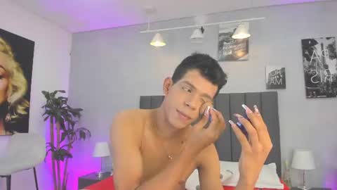 Snapshot of sven_basquiat chatting on July 7, 2026, 7:40 pm Sven online show from July 7, 2026, 7:40 pm