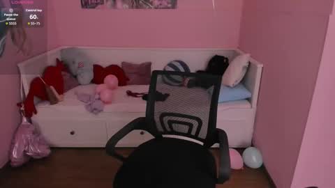 Snapshot of swan_megan chatting on March 5, 2026, 3:30 pm Megan online show from March 5, 2026, 3:30 pm