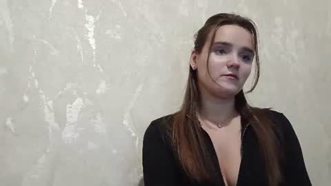 Snapshot of sweat_lili chatting on July 31, 2026, 7:02 pm Bella online show from July 31, 2026, 7:02 pm
