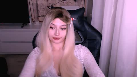 Kate online show from December 1, 2025, 12:15 am