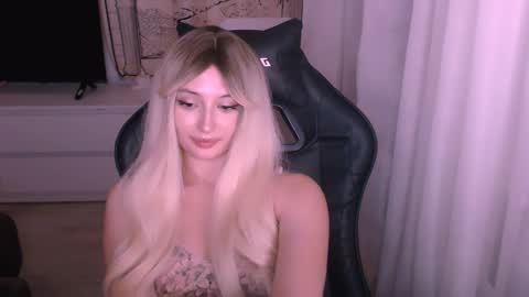 Kate online show from December 15, 2025, 4:33 pm