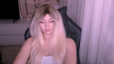 Kate online show from December 20, 2025, 11:28 am