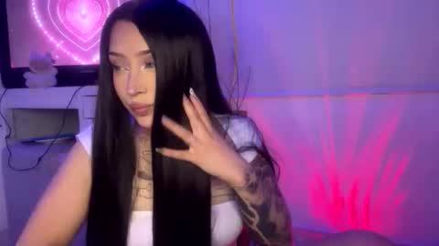 Valeria online show from May 17, 2026, 1:03 am