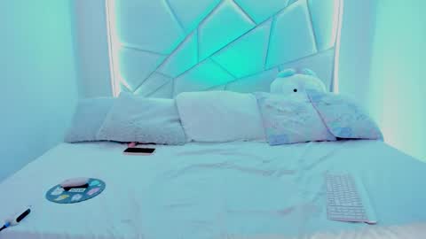 Nikki model independent online show from September 30, 2025, 2:27 am