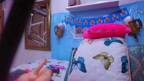 Snapshot of sweegirl_ chatting on September 25, 2025, 11:58 am Debora online show from September 25, 2025, 11:58 am