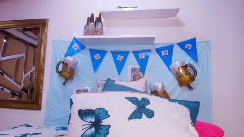 Snapshot of sweegirl_ chatting on October 1, 2025, 12:00 pm Debora online show from October 1, 2025, 12:00 pm