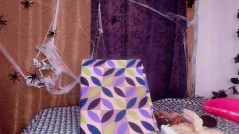 Snapshot of sweegirl_ chatting on October 27, 2025, 11:58 am Debora online show from October 27, 2025, 11:58 am