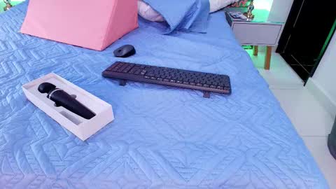 Debora  online show from November 13, 2025, 11:53 am