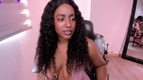 Snapshot of sweer_oshun chatting on May 8, 2026, 7:19 pm Evangeline online show from May 8, 2026, 7:19 pm