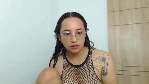 Laura online show from January 4, 2025, 7:44 pm