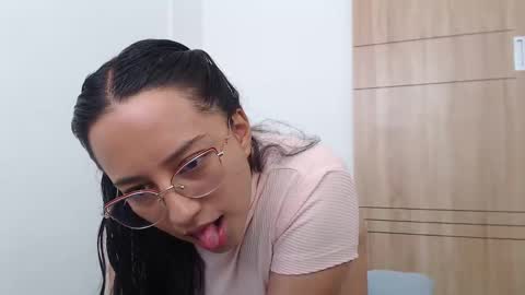 Laura online show from February 24, 2025, 7:19 pm