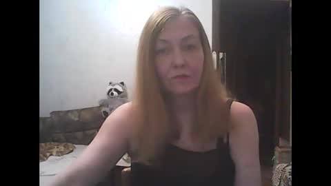 sweet4blonde609 online show from November 28, 2025, 11:46 am