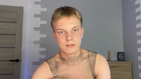 sweet online show from September 15, 2025, 9:15 pm
