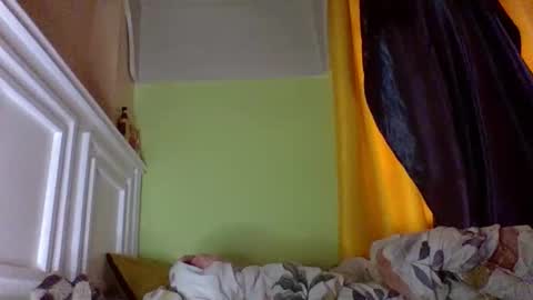 sweet52537 online show from May 12, 2026, 4:31 am