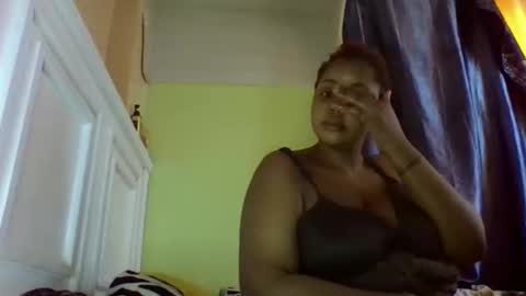 sweet52537 online show from May 13, 2026, 8:44 am