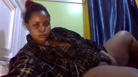 sweet52537 online show from May 13, 2026, 9:00 pm