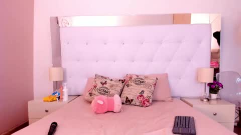 Snapshot of sweet__abbey chatting on October 6, 2025, 7:44 pm Abby online show from October 6, 2025, 7:44 pm