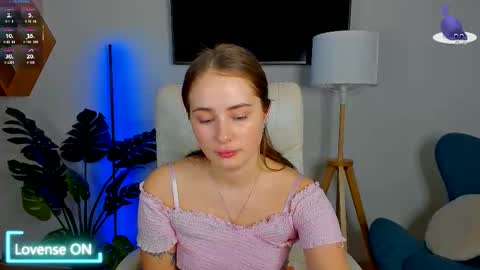 Snapshot of sweet__amily chatting on September 30, 2025, 6:18 am Sweet  Amily online show from September 30, 2025, 6:18 am