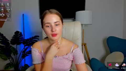 Snapshot of sweet__amily chatting on October 1, 2025, 6:19 am Sweet  Amily online show from October 1, 2025, 6:19 am