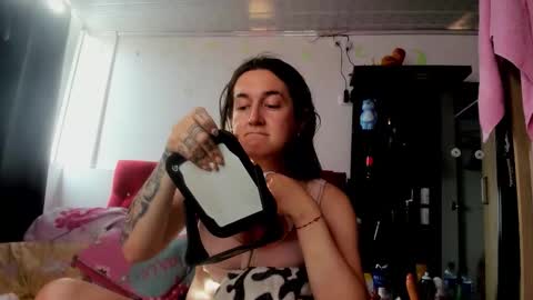 sweet__suck69bitch online show from December 1, 2025, 8:25 pm