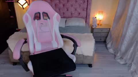 Snapshot of sweet__thang chatting on October 3, 2025, 6:43 am sweet__thang online show from October 3, 2025, 6:43 am