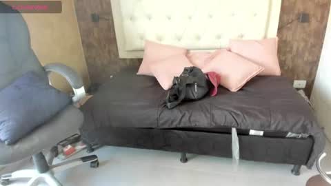 Vanessa online show from July 17, 2026, 7:19 pm