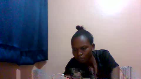 sweet_adora online show from February 6, 2025, 7:13 am