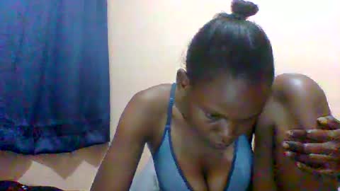 sweet_adora online show from February 7, 2025, 6:56 pm