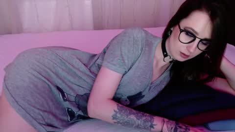 Snapshot of sweet_alica15 chatting on January 12, 2025, 10:33 pm Alice online show from January 12, 2025, 10:33 pm