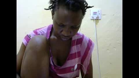 Snapshot of sweet_amor254 chatting on October 28, 2025, 8:07 am Silvia online show from October 28, 2025, 8:07 am