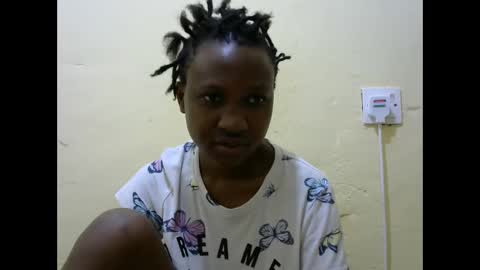 Snapshot of sweet_amor254 chatting on October 31, 2025, 10:16 am Silvia online show from October 31, 2025, 10:16 am