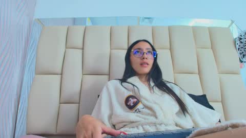 Amye  online show from September 24, 2025, 7:17 pm