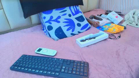 Amye  online show from October 11, 2025, 7:12 pm