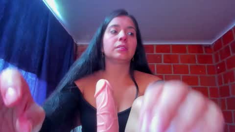 sweet and hot alaia online show from January 15, 2026, 2:32 pm
