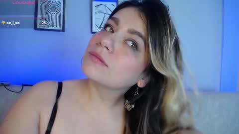 Snapshot of sweet_bella_valery_ chatting on March 12, 2026, 9:54 pm Bella Valery online show from March 12, 2026, 9:54 pm