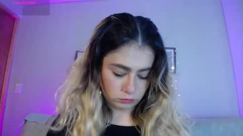 Snapshot of sweet_bella_valery_ chatting on March 15, 2026, 12:44 pm Bella Valery online show from March 15, 2026, 12:44 pm