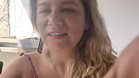 Snapshot of sweet_bella_valery_ chatting on March 24, 2026, 2:22 pm Bella Valery online show from March 24, 2026, 2:22 pm