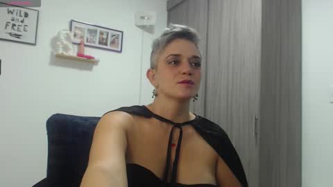 Bianca online show from October 9, 2025, 2:09 am