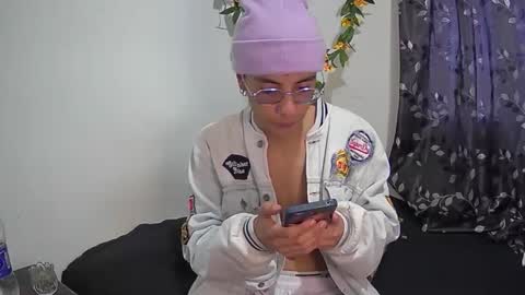 sweet_boy2224 online show from February 26, 2026, 4:06 pm